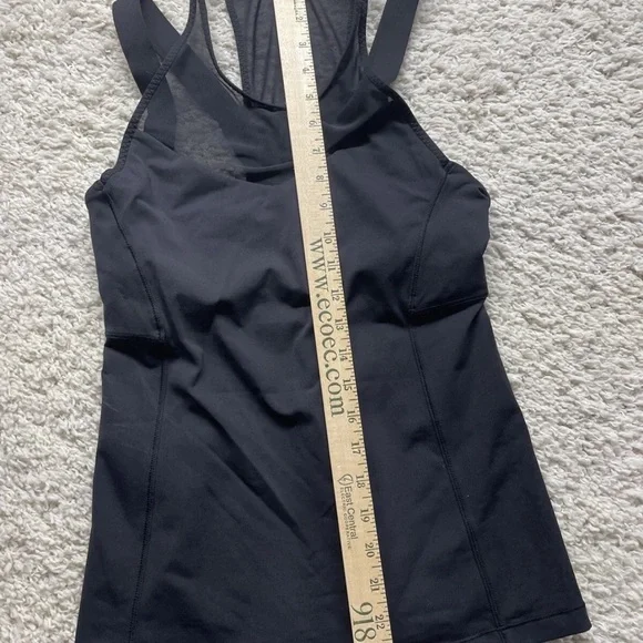 Lululemon Running In The City Tank Color Black Size 4 - Picture 3 of 6